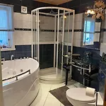 Casa de Férias Moderne Rorbu Helt I Sjokanten *