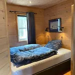 Casa de Férias Moderne Rorbu Helt I Sjokanten *
