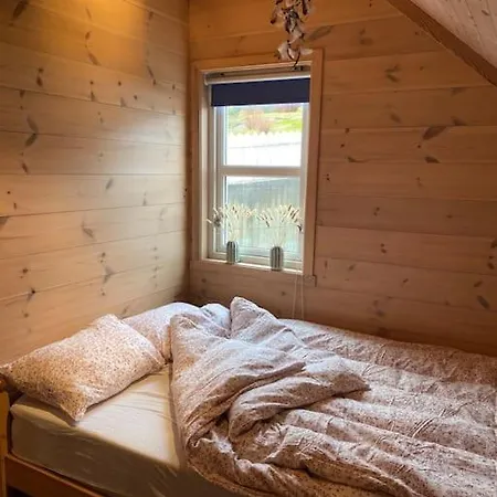 Moderne Rorbu Helt I Sjokanten Ferienhaus *