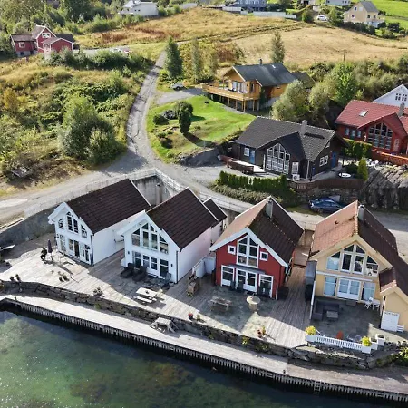 Moderne Rorbu Helt I Sjokanten Сasa de vacaciones Hauge (Vestland)