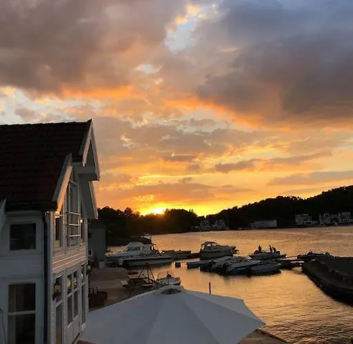 Feriehus Moderne Rorbu Helt I Sjøkanten