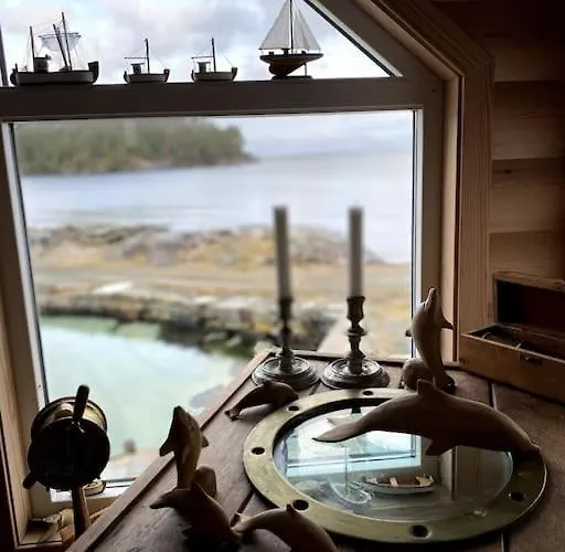 Feriehus Moderne Rorbu Helt I Sjøkanten *