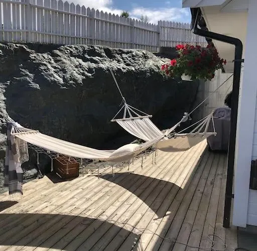 Moderne Rorbu Helt I Sjøkanten Feriehus Hauge (Vestland)