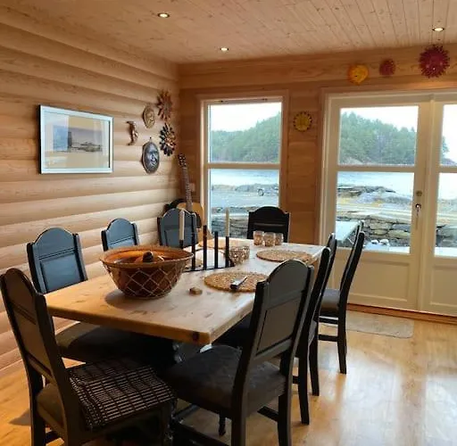 Moderne Rorbu Helt I Sjøkanten Hauge (Vestland)