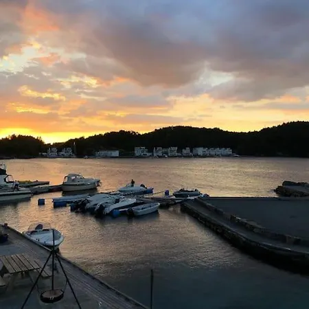 Moderne Rorbu Helt I Sjokanten Holiday home Hauge (Vestland)