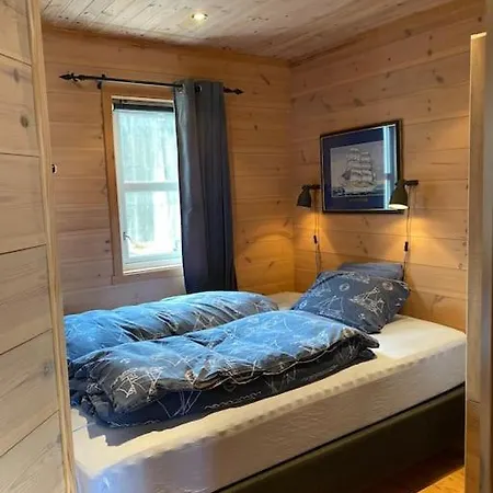 Holiday home Moderne Rorbu Helt I Sjokanten *